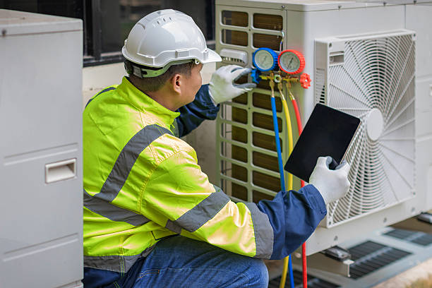 Professional Hvac technician working in Valencia, CA